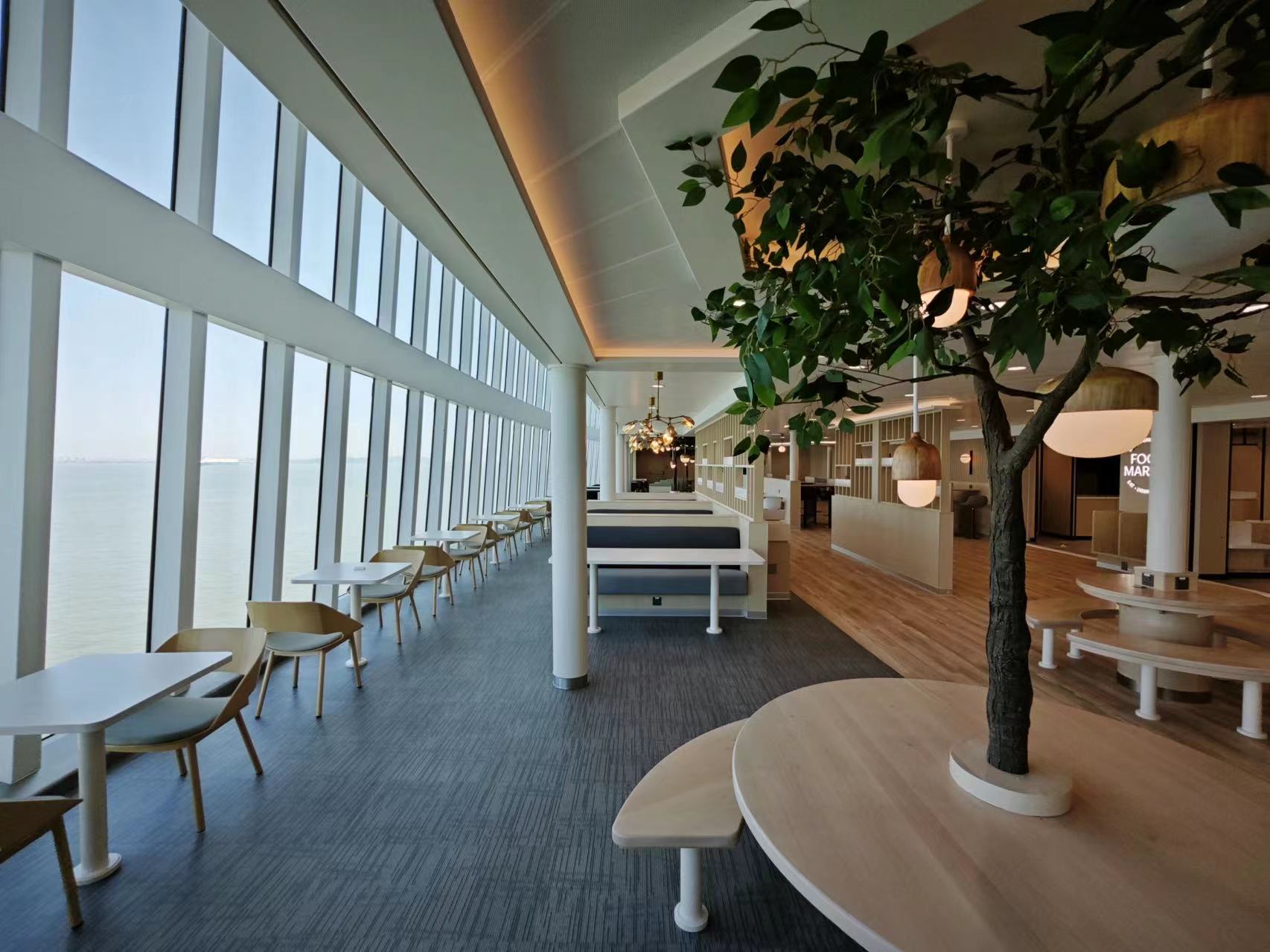 po_luxury_passenger_ro_ship