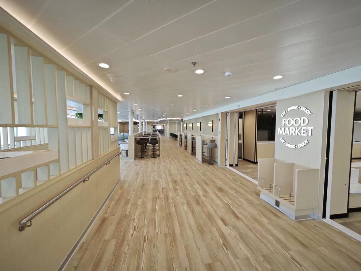 po_luxury_passenger_ro_ship