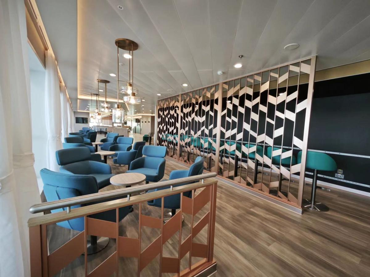 po_luxury_passenger_ro_ship