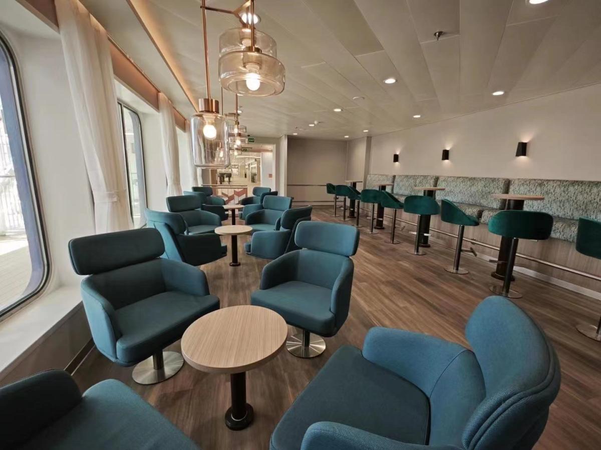 po_luxury_passenger_ro_ship